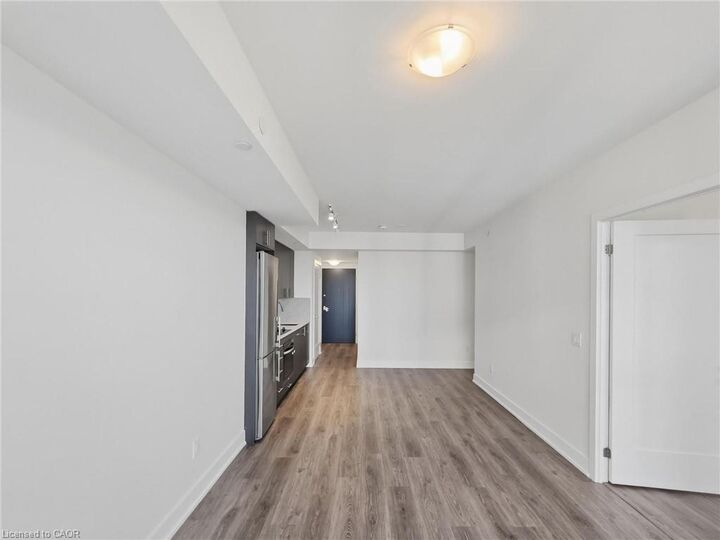 Property Photo:  2545 Simcoe Street N 2214  ON L1L 0W3 