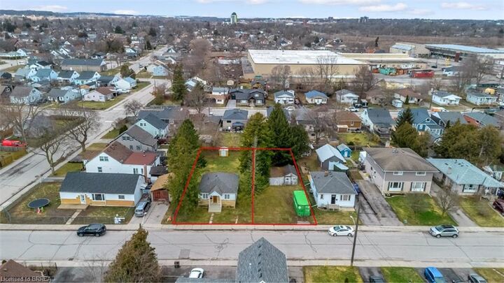 Property Photo:  35 Eighth Avenue  ON N3S 1C1 