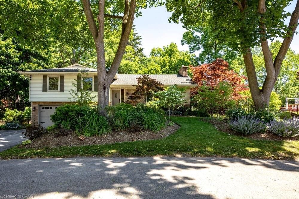 Property Photo:  589 Sharalin Court  ON L7T 2N7 