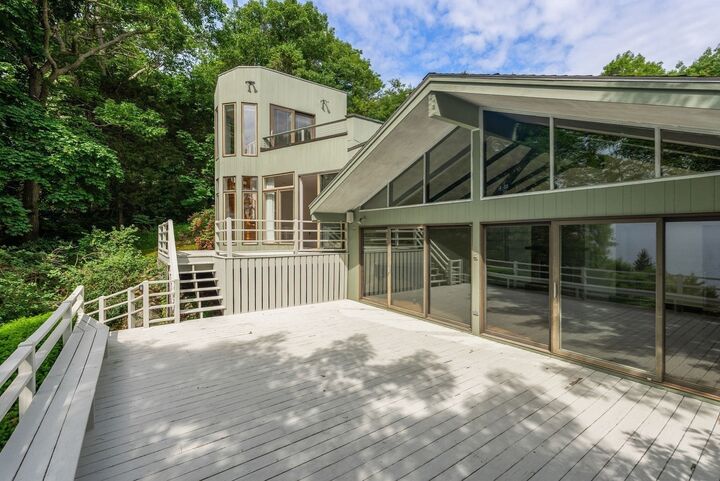 Property Photo:  23 Ocean Street  MA 01944 