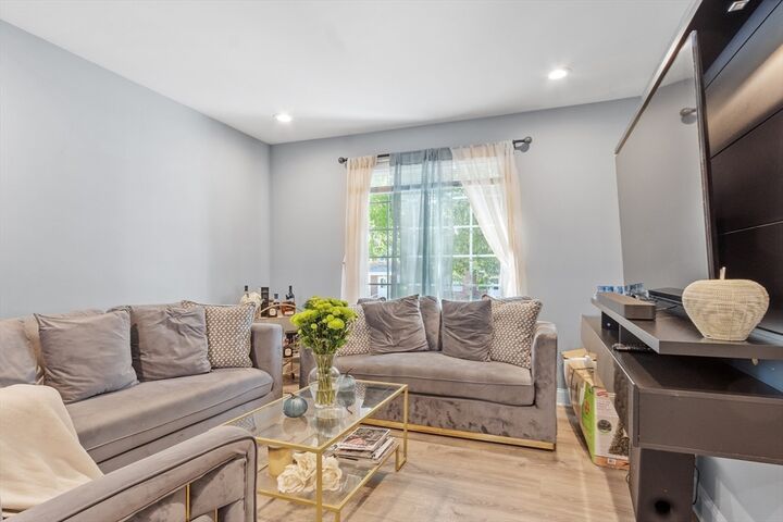 Property Photo: 86 Houghton St MA 01604