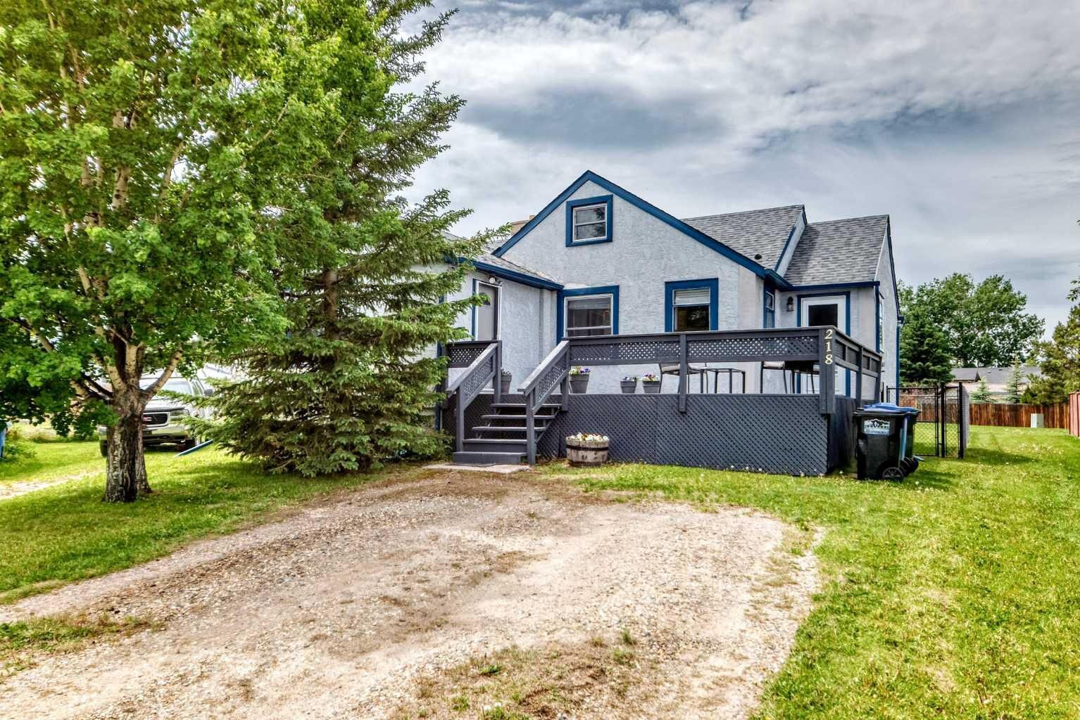 Property Photo:  218 Southridge Place  AB T0M 0W0 