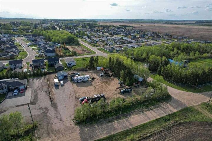 Property Photo: 32 County Lane AB T0C 0Y0