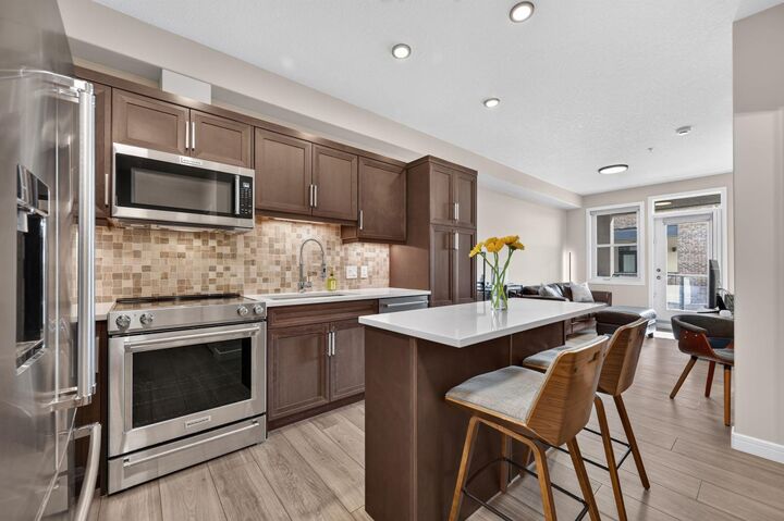 Property Photo:  80 Greenbriar Place NW 2302  AB T3B 6J4 