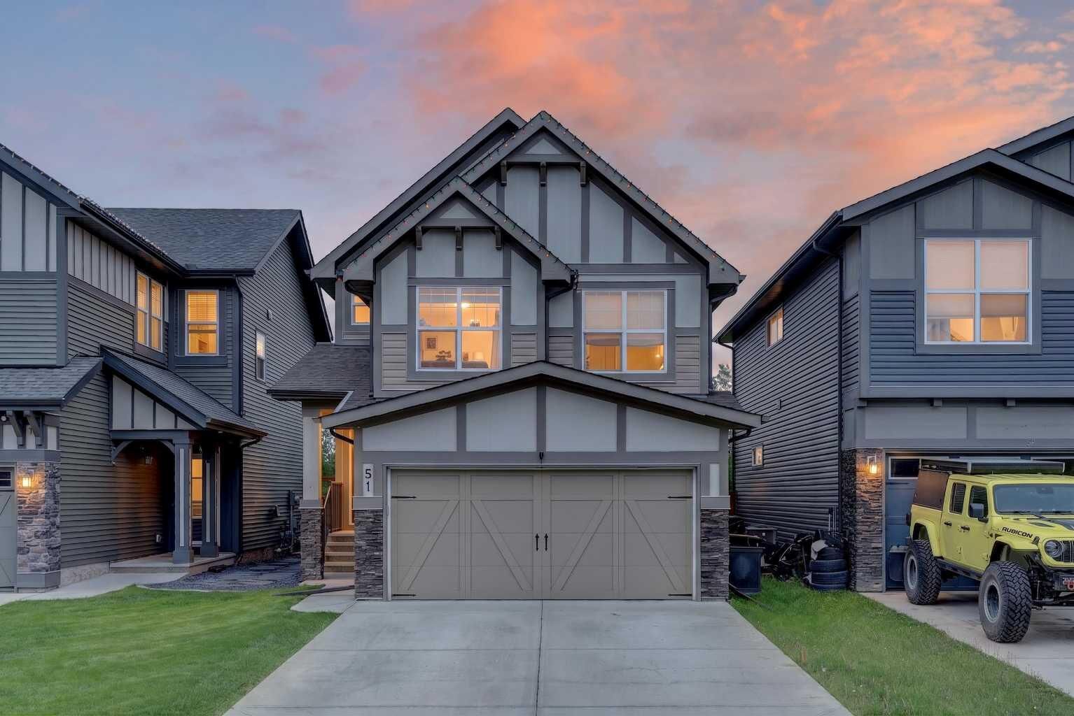 Property Photo: 51 Buckskin Way AB T4C 2P1