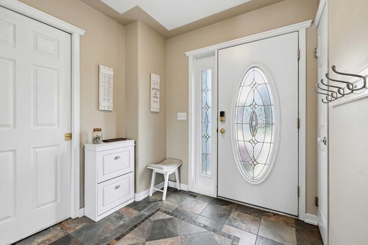 Property Photo:  5124 53 Street  AB T4L 1J7 