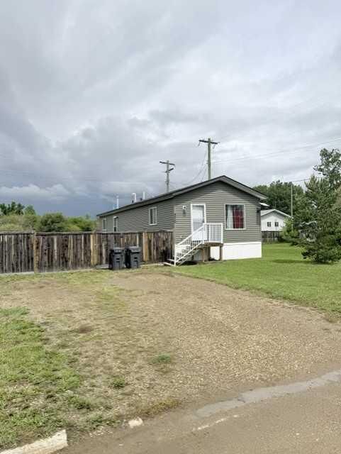 Property Photo: 4920 52 Avenue AB T0H 0E0