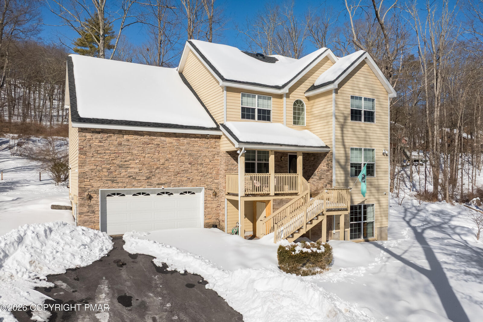 Property Photo:  2115 Hemlock Lane  PA 18302 