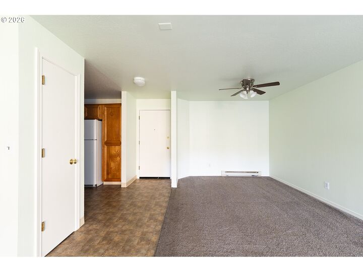 Property Photo: 8720 SW Tualatin Rd 206 OR 97062