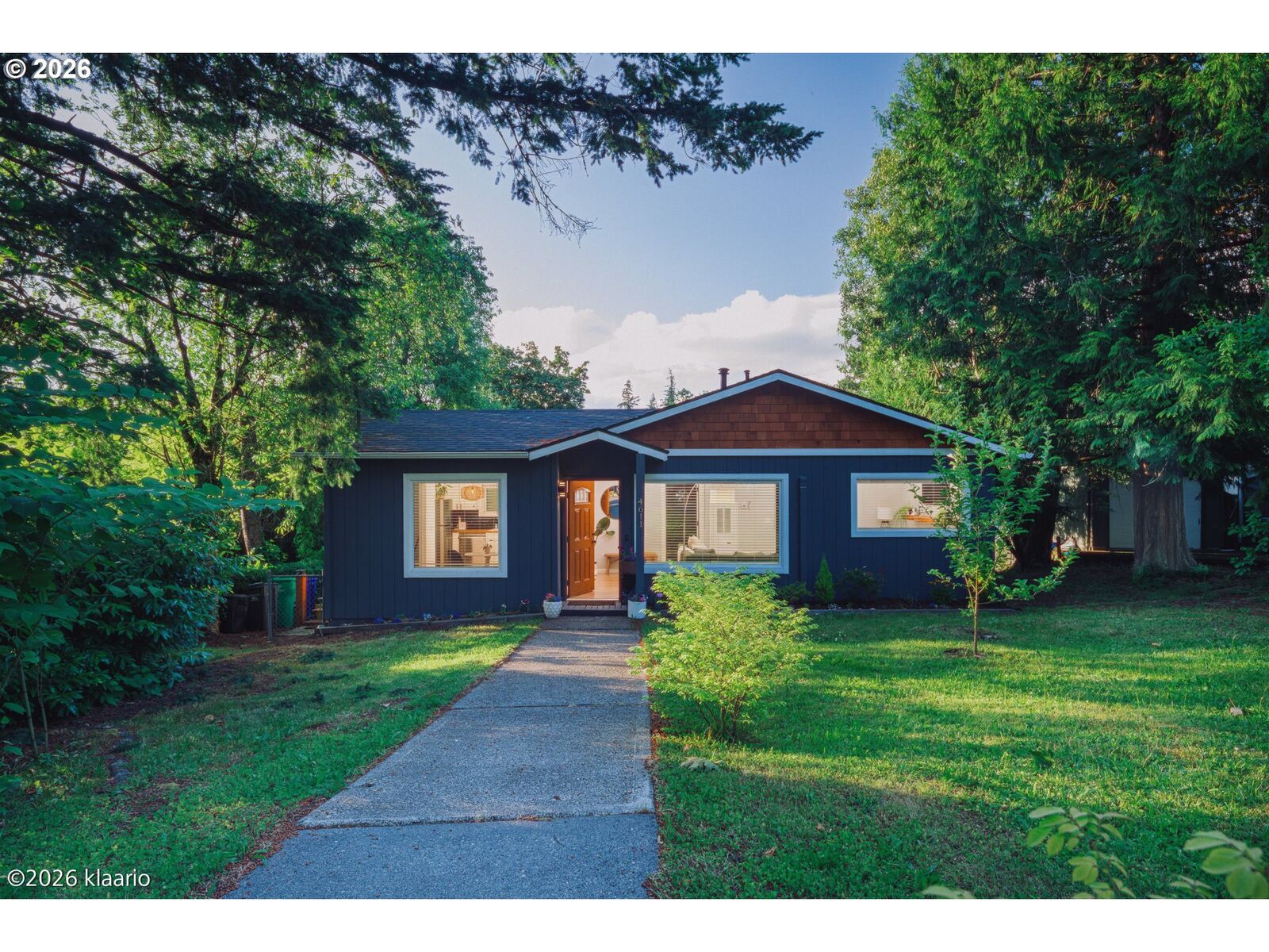 Property Photo: 4611 SW Vacuna St OR 97219