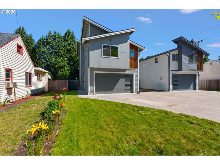Property Photo:  1822 E 33rd St A  WA 98663 
