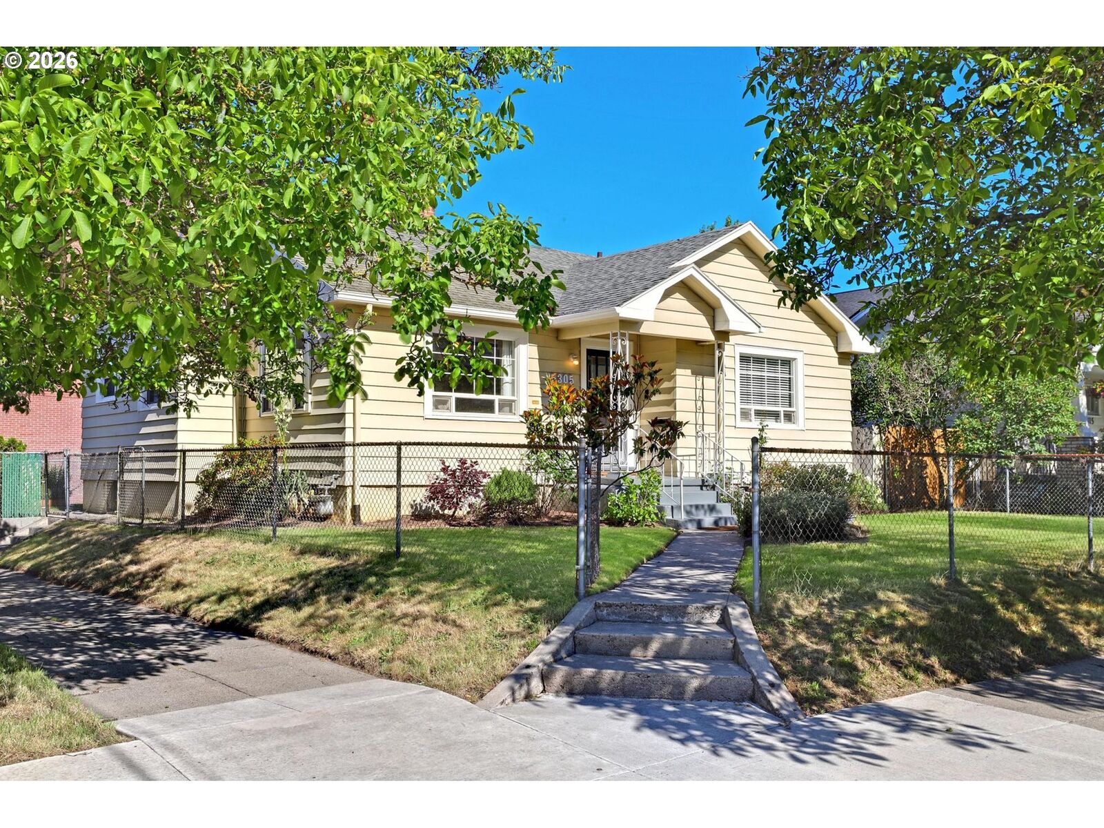 Property Photo: 5305 N Haight Ave OR 97217