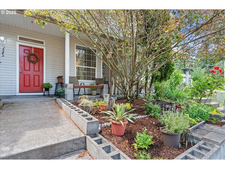 Property Photo:  1545 NE 132nd Ave  OR 97230 