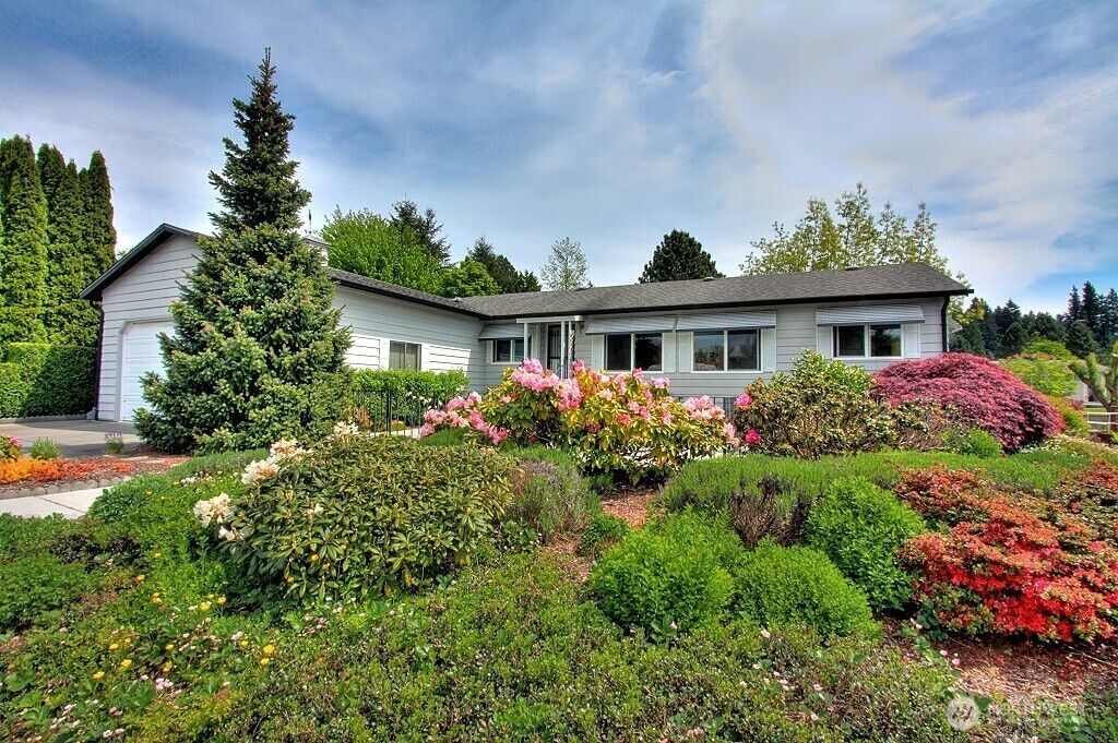 Property Photo:  24113  10th Place W  WA 98021 