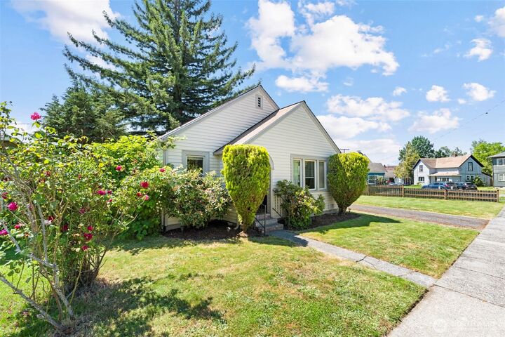 Property Photo:  80 SW McFadden Avenue  WA 98532 