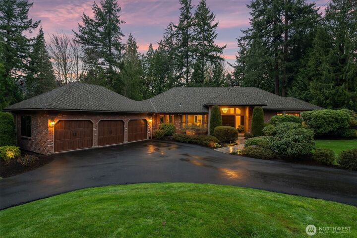 Property Photo: 16414 NE 135th Street WA 98052