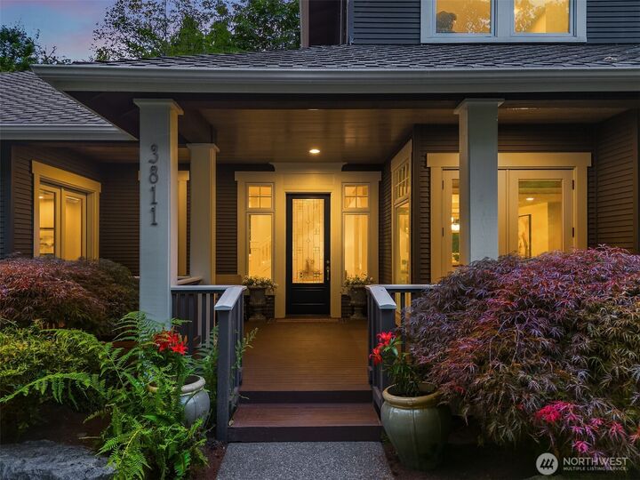 Property Photo:  3811  97th Avenue NE  WA 98033 