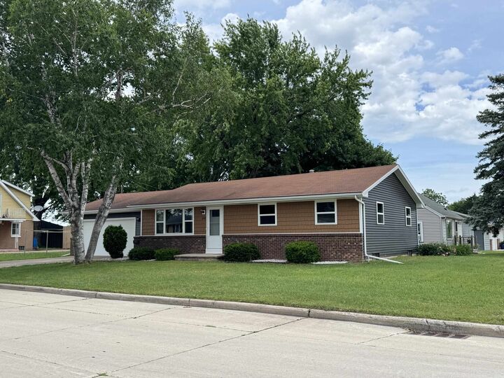 Property Photo:  2704 N David Street  WI 54914-2148 