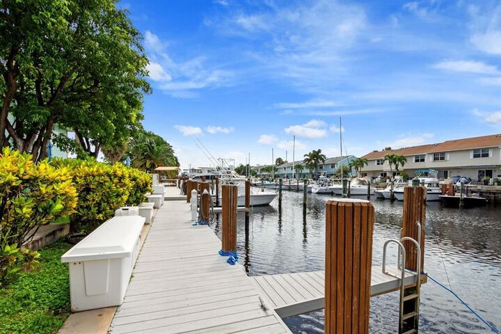 Property Photo: 2400 NE 16th Street NE 104 FL 33062