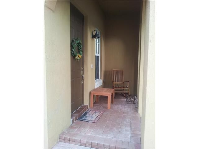 Property Photo: 2812 Eagle Rock Circle 906 FL 33411
