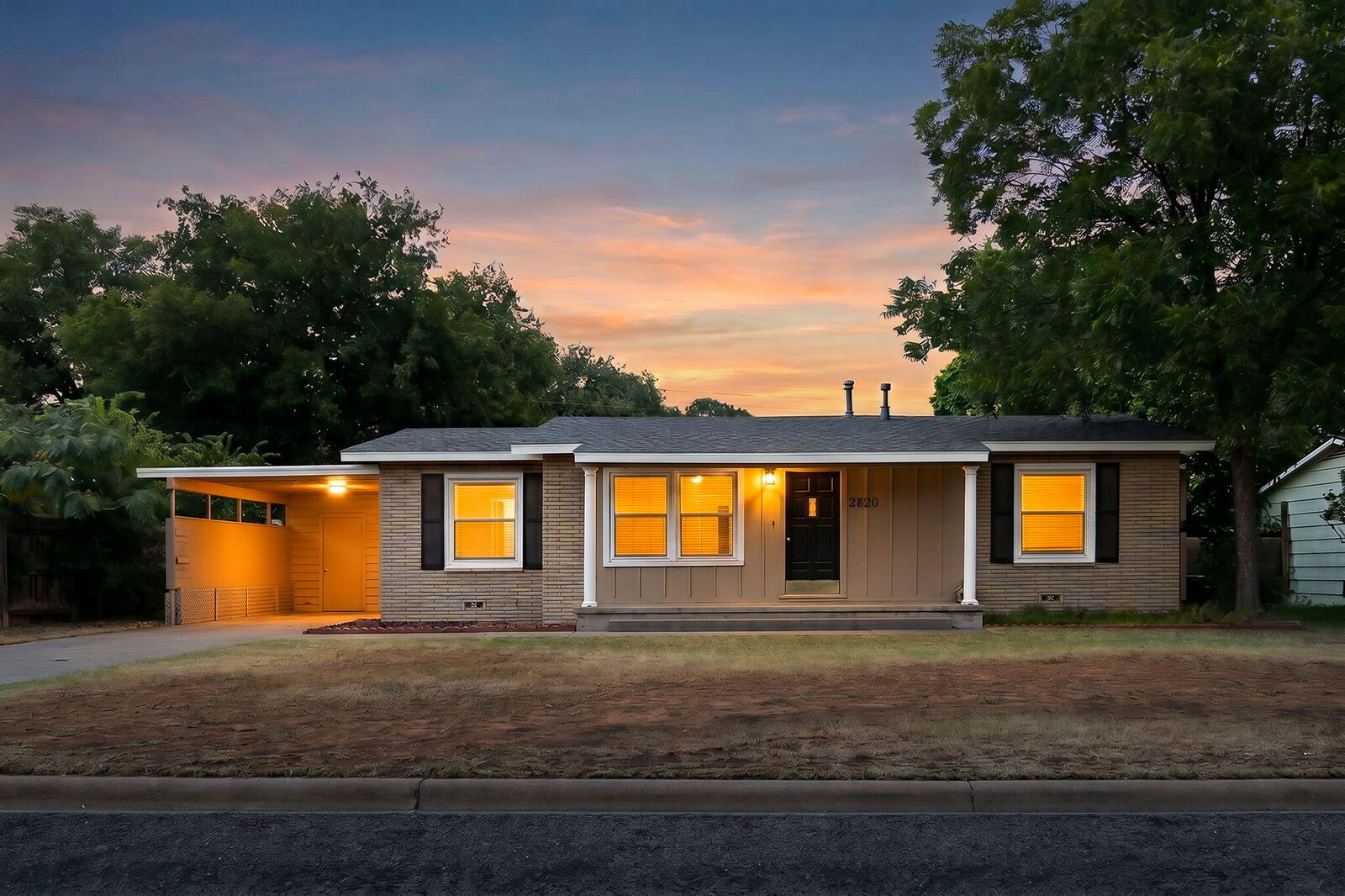 Property Photo:  2520 Yale Avenue  TX 76904 