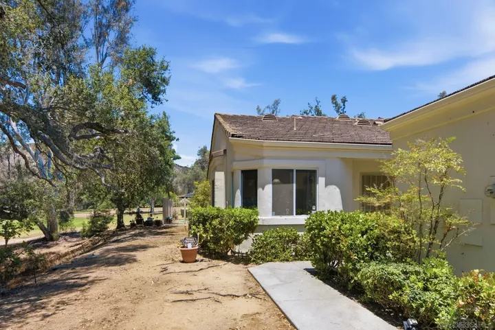 Property Photo: 29402 Circle R Greens Dr CA 92026