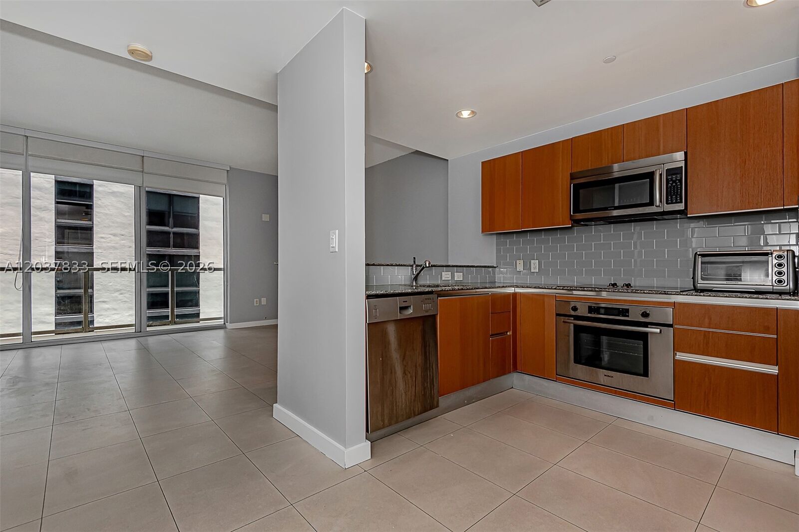 Property Photo: 1050 Brickell Ave 2822 FL 33131
