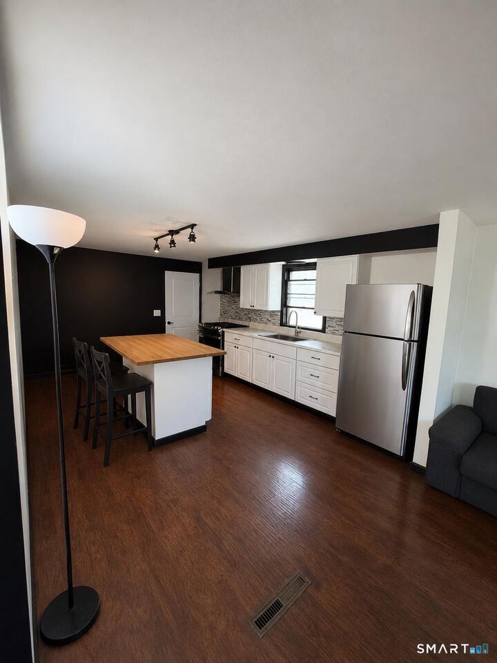Property Photo: 50 Wood Street CT 06516