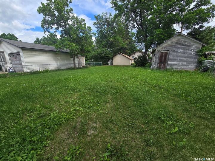 Property Photo: 432 Government Road SK S4H 0P6
