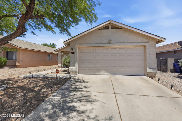 Property Photo:  8747 S Desert Rainbow Drive  AZ 85747 