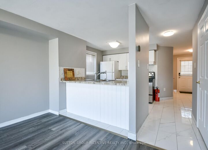 Property Photo: 256 Dunsmore Lane ON L4M 7A7