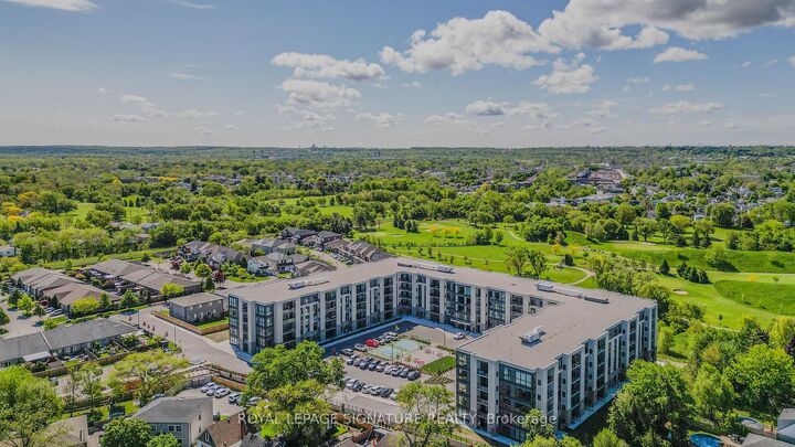 Property Photo: 50 Herrick Avenue Up27 ON L2P 0G3