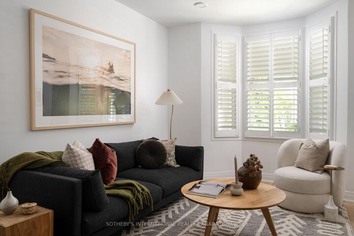 22 Connaught Avenue — photo 1
