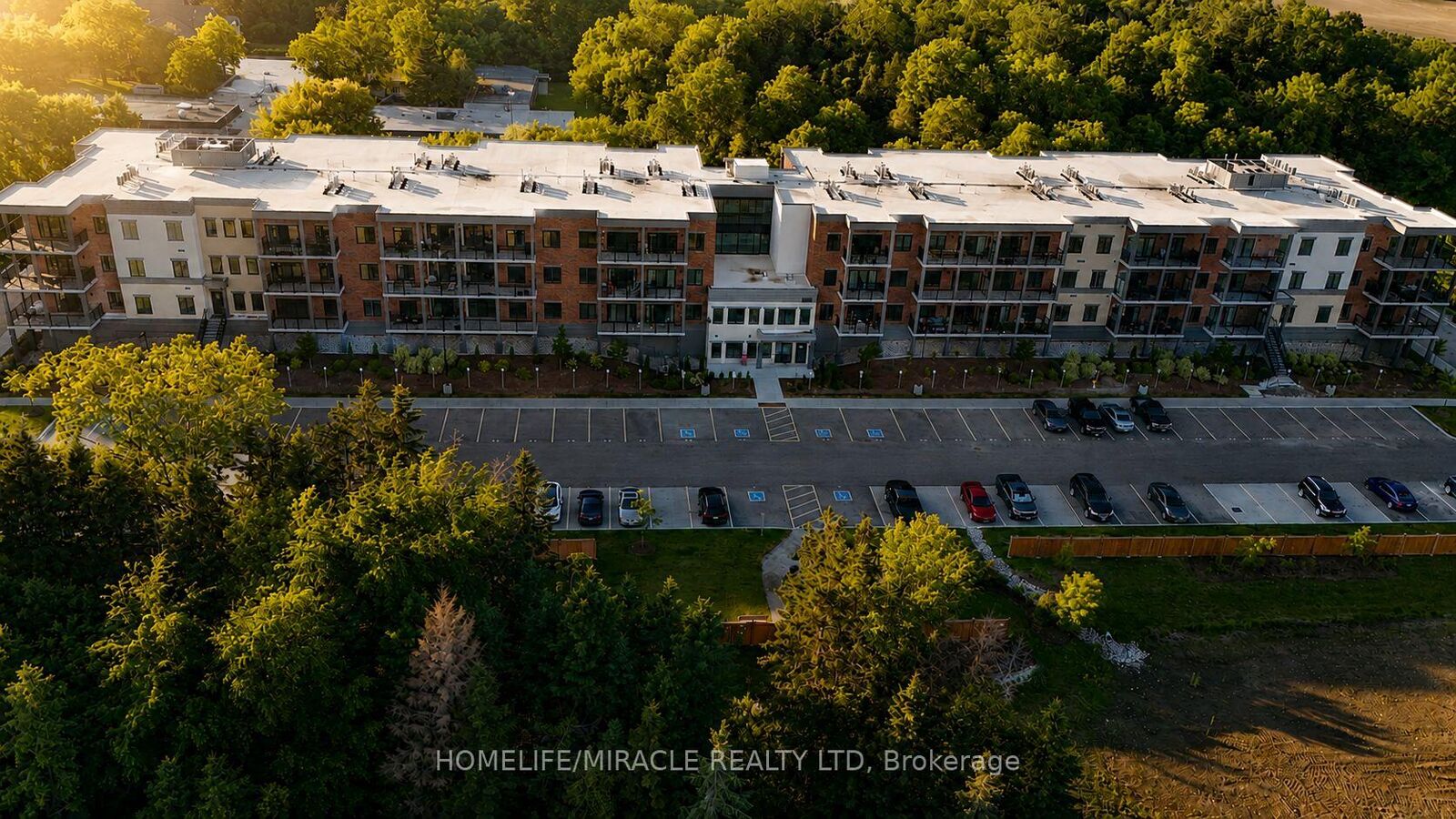 Property Photo: 121 Mary Street 322 ON L0M 1G0