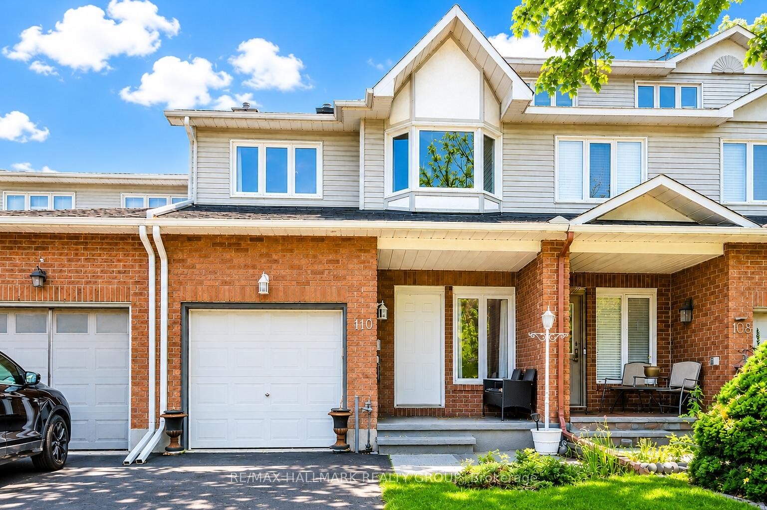 Property Photo: 110 Hunter's Glen Crescent ON K1T 3R1