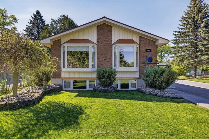 948 St Pauls Street — photo 1
