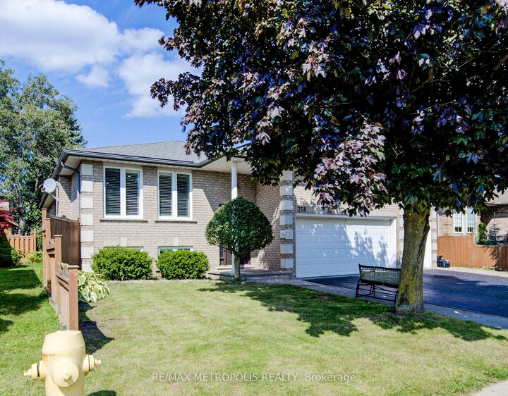 Property Photo: 258 Saginaw Parkway ON N1T 1R7