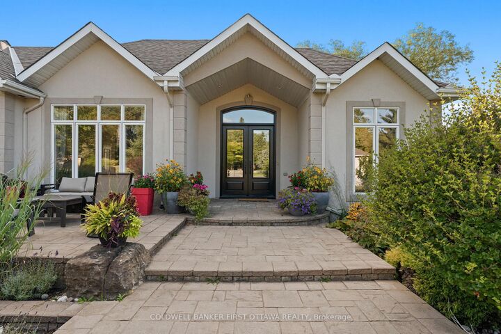 Property Photo: 358 River Road ON K1V 1R8