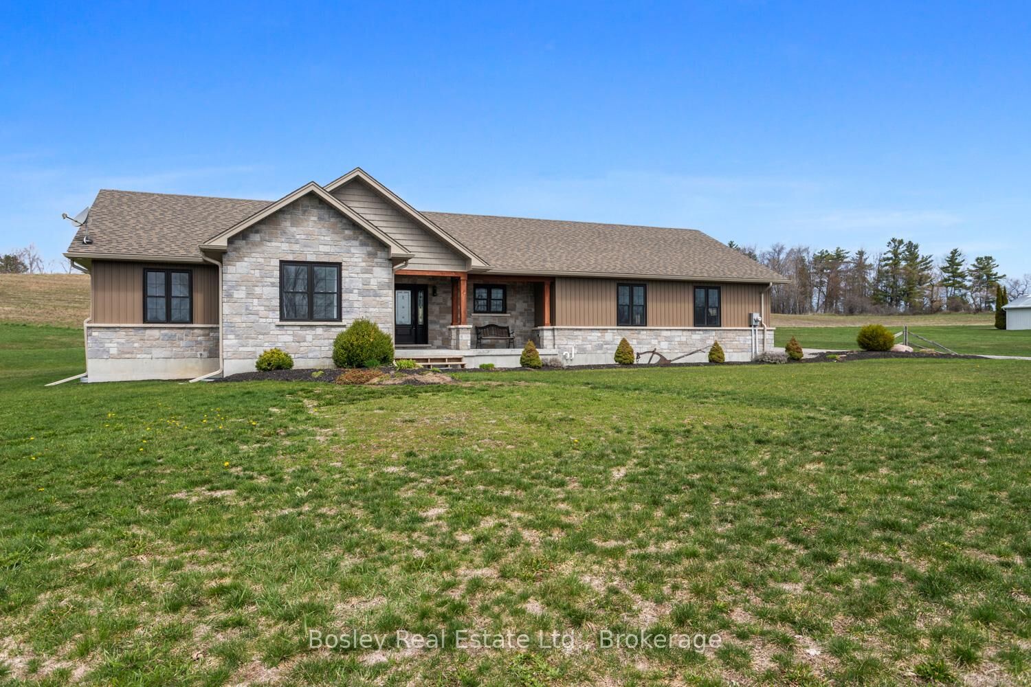 Property Photo: 494 Pinegrove Road ON K0K 1M0