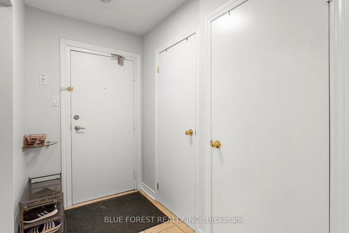 Property Photo: 144 Conway Drive 55 ON N6E 3N3