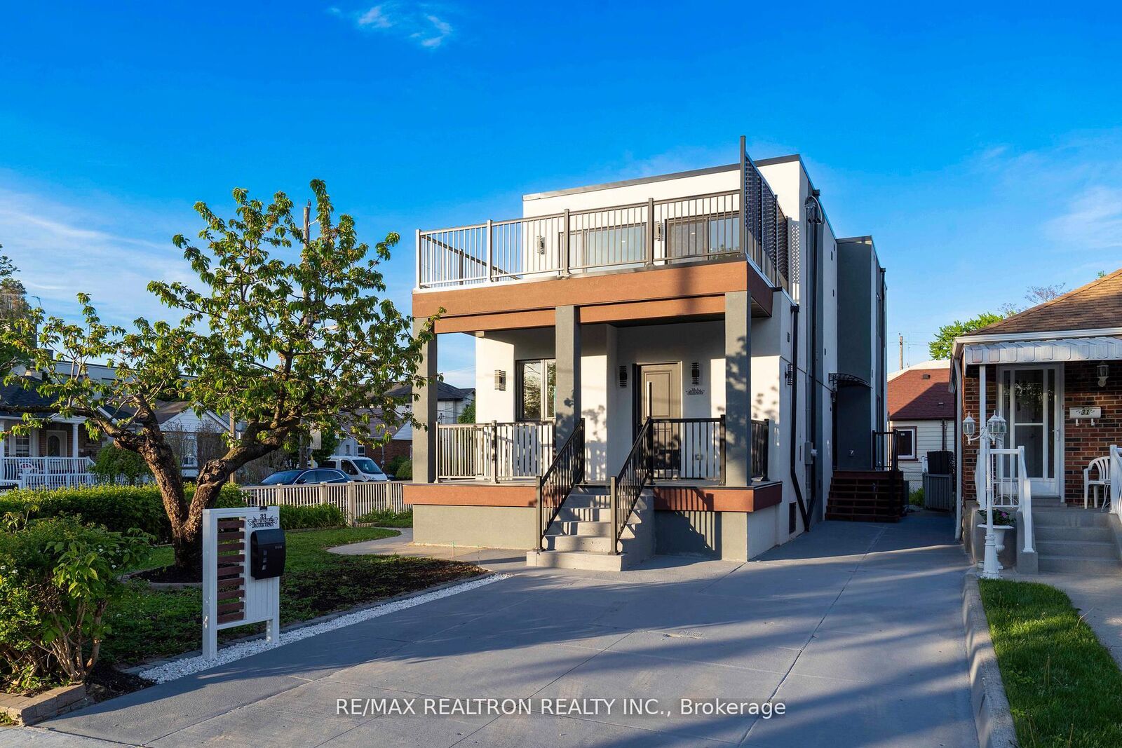 Property Photo: 33 Landour Avenue ON M6M 4J3