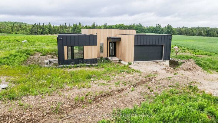 Property Photo: 9694 6 7 Nottawasaga Side Road ON L0M 1G0