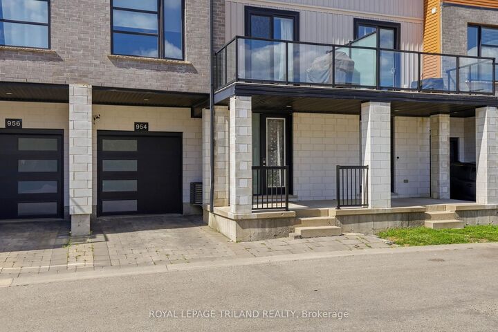 Property Photo: 954 West Village Square ON N6H 0J7