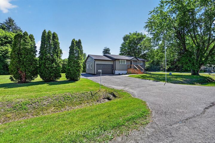 Property Photo: 3297 Wayne Street ON K0A 2W0