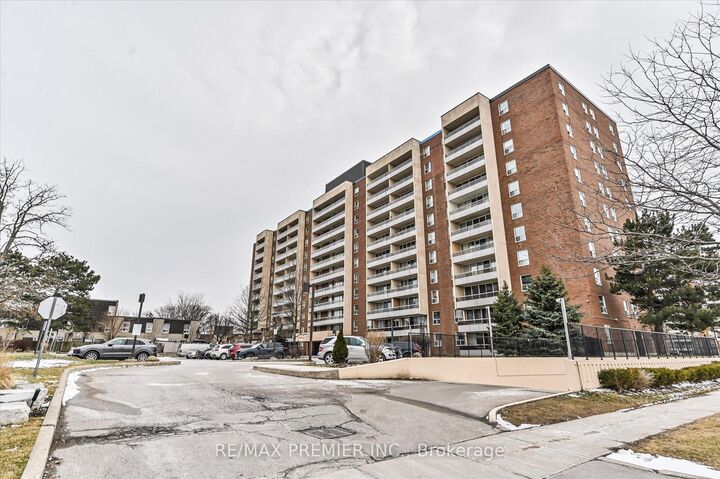 25 Four Winds Drive 604 — photo 1