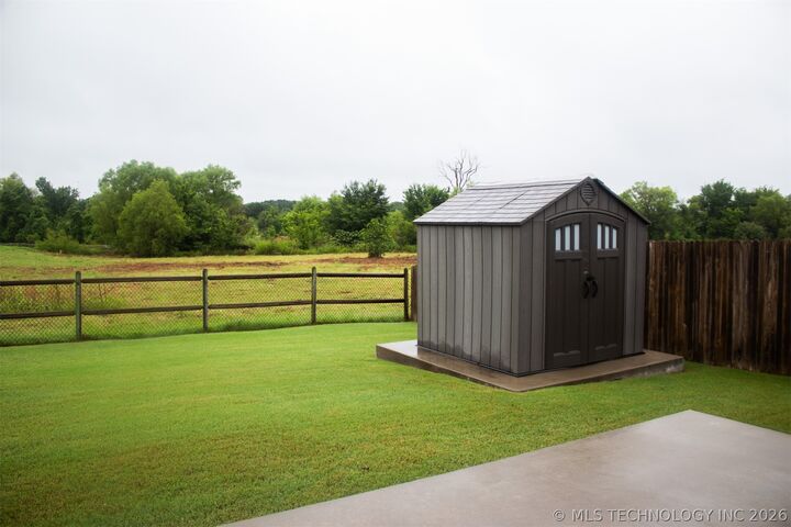 Property Photo: 316 S 48th Court OK 74014