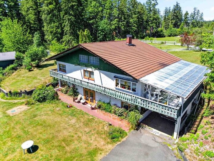 Property Photo: 7251 Thompson Rd BC V9Y 8M3