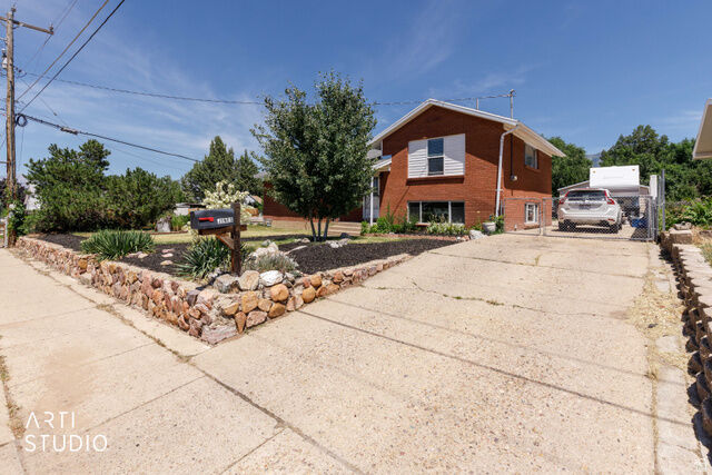 Property Photo: 5134 S 300 W UT 84405
