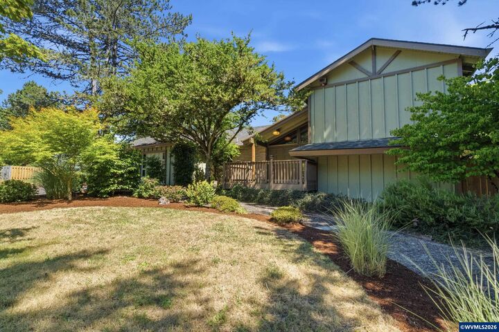Property Photo:  3655 NW Arrowood Cir  OR 97333 