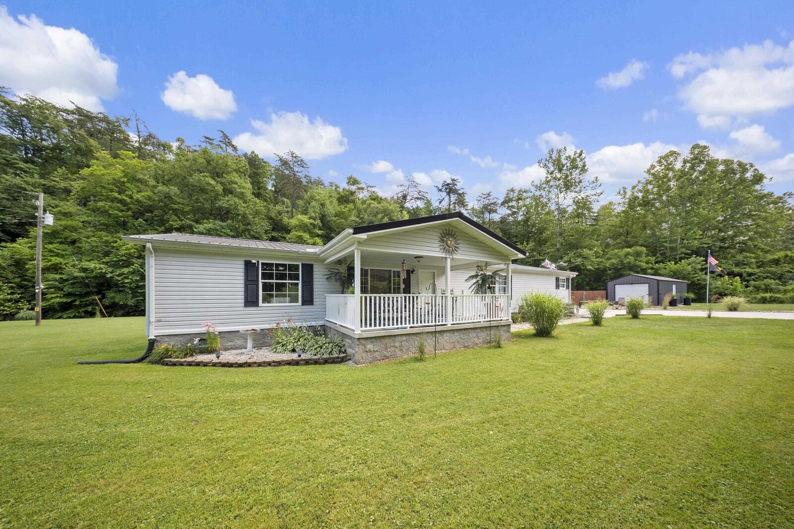 Property Photo:  17106 State Route 854  KY 41168 